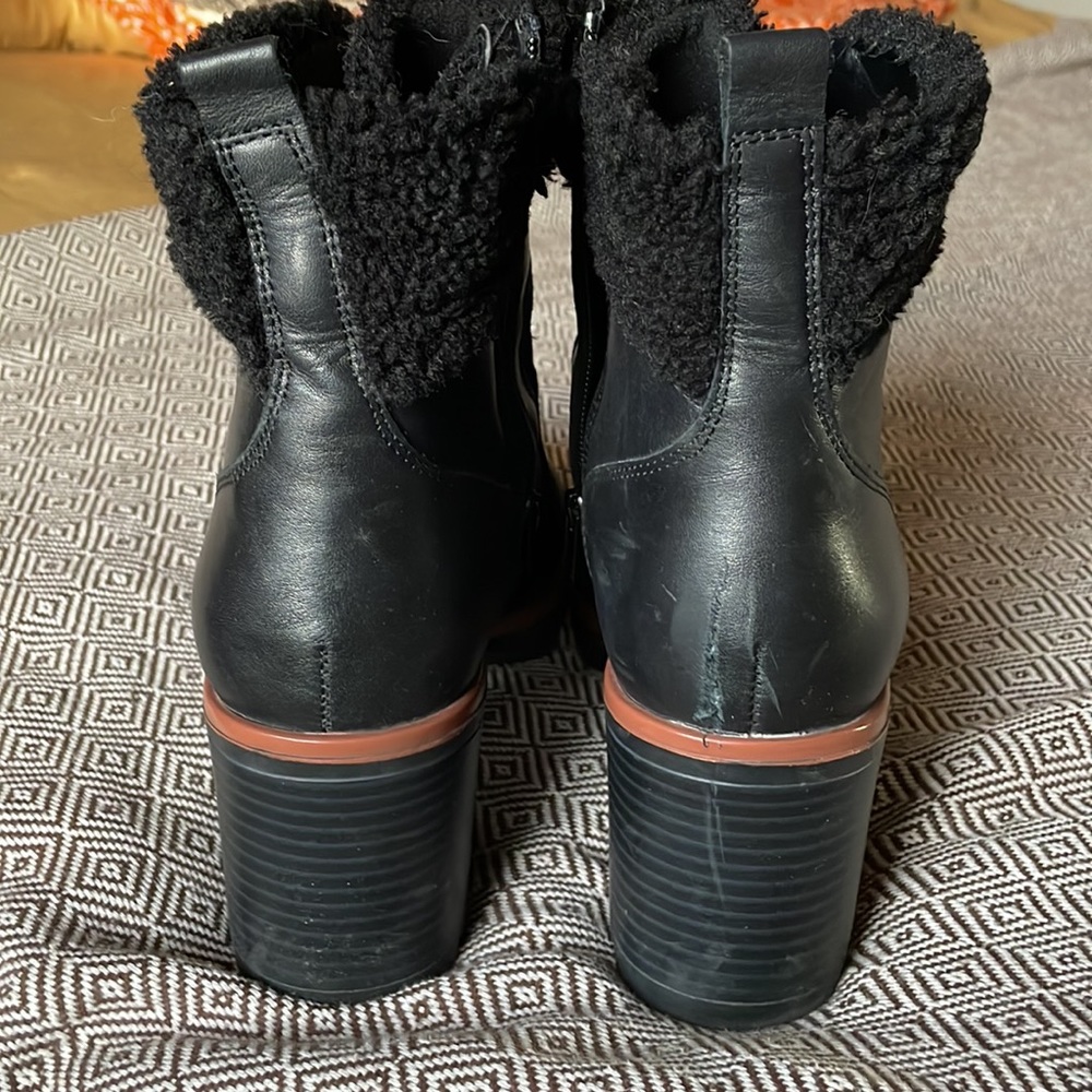 Naturalizer Booties - Picture 5 of 8